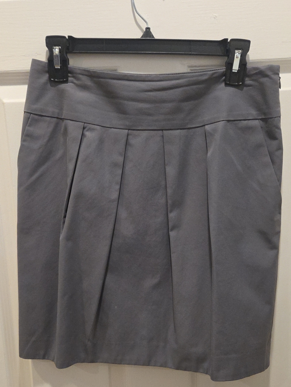 LOFT Gray Pleated Pencil Skirt